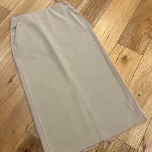 Lulu lemon Beige Women's Skirt size 6